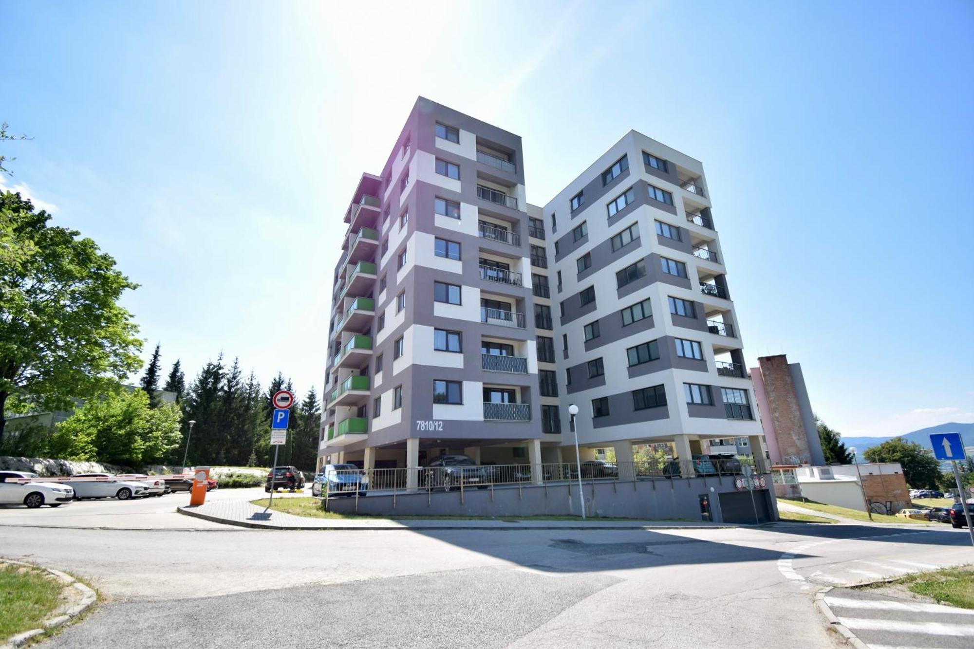 Saratovska Apartman Trenčín Kültér fotó