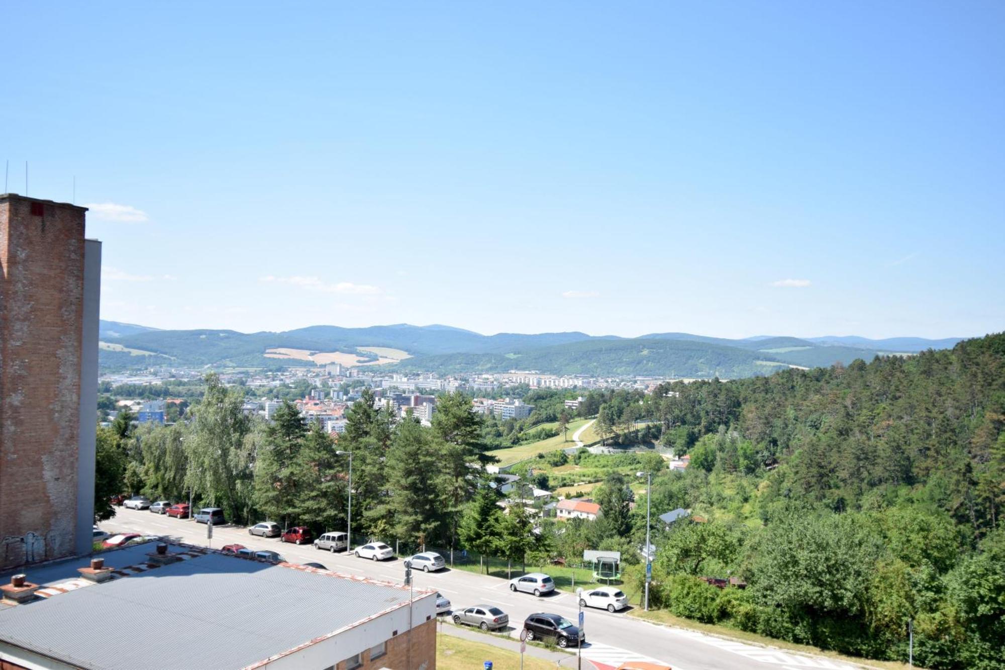 Saratovska Apartman Trenčín Kültér fotó